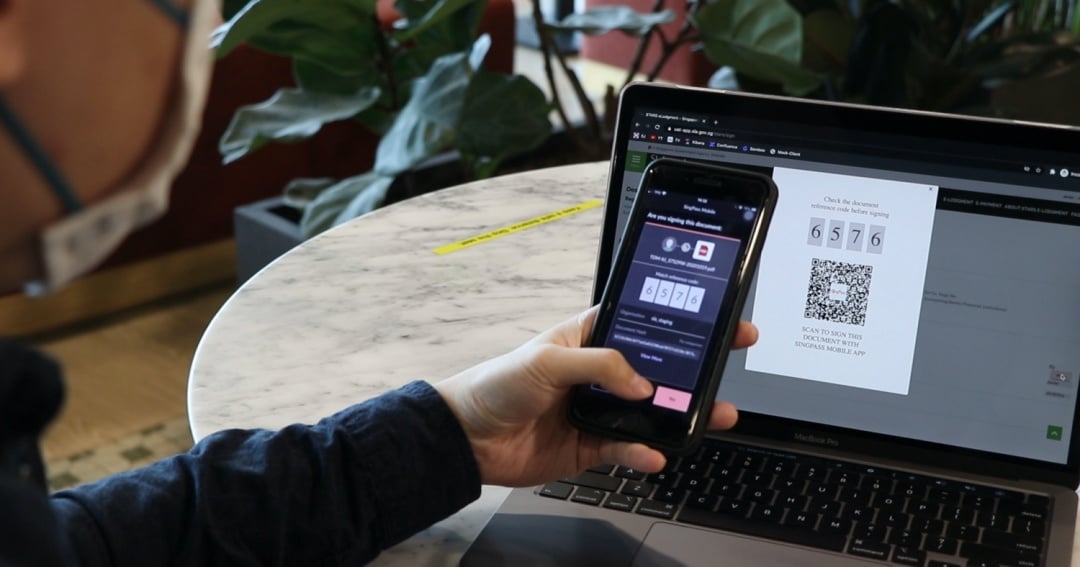 Image-of-a-User-digitally-signing-with-SingPass